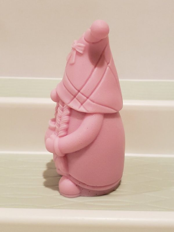 girl-gnome-soap-left-profile