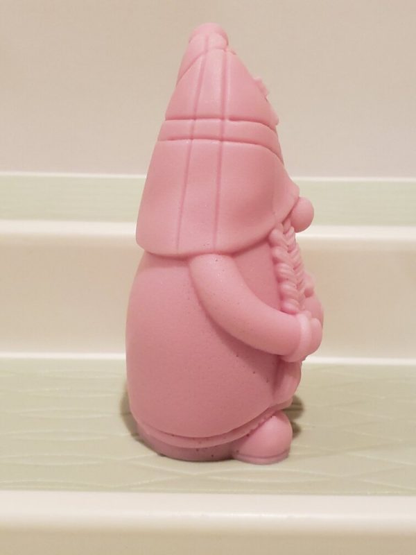 girl-gnome-soap-right-profile-view